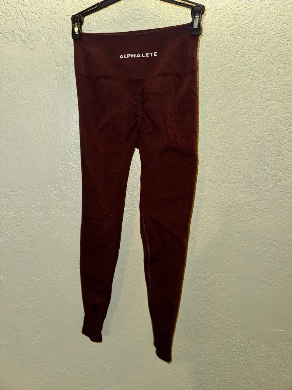 Alphalete Seamless Legging in Deep Wine